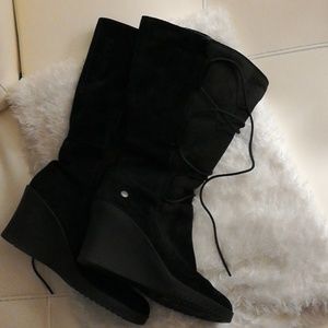 SOLD Ugg suede lace boots